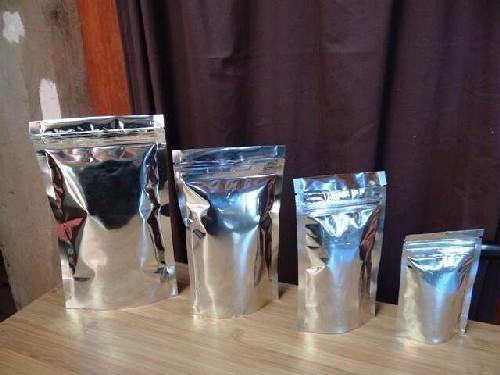 Saquinho Metalizado Ziplock: Praticidade e Proteção